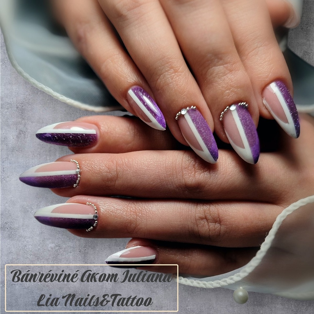 Bánréviné Akom Iuliana 