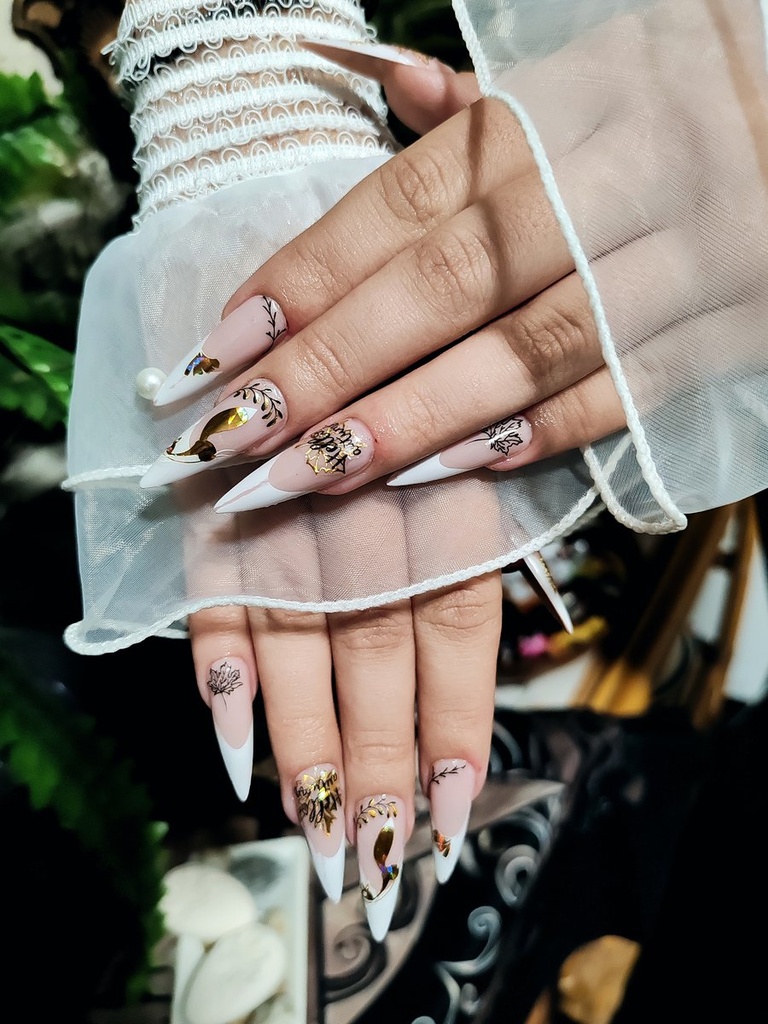 Bánréviné Akom Iuliana 