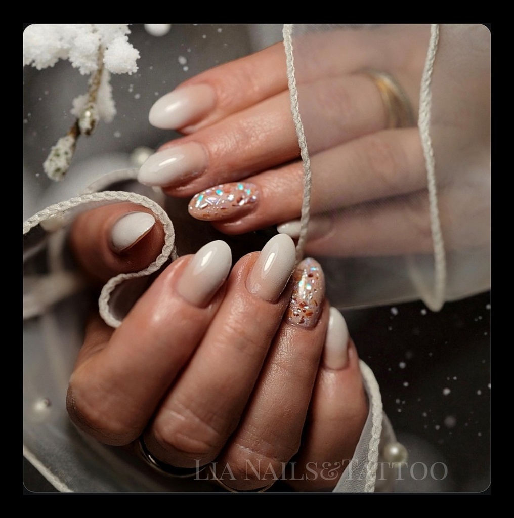 Bánréviné Akom Iuliana 